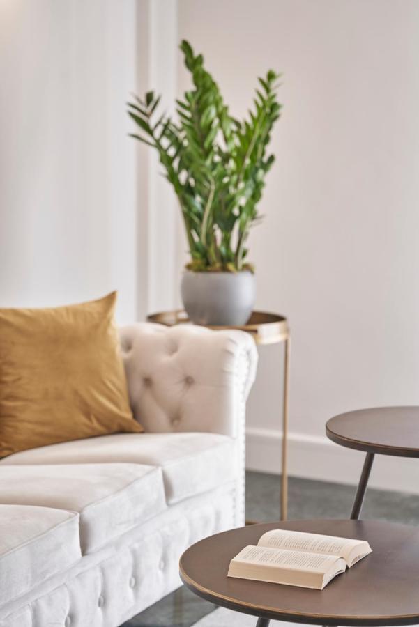 Chic N Bright 3Bd Apt With Hilton View Афіни Екстер'єр фото